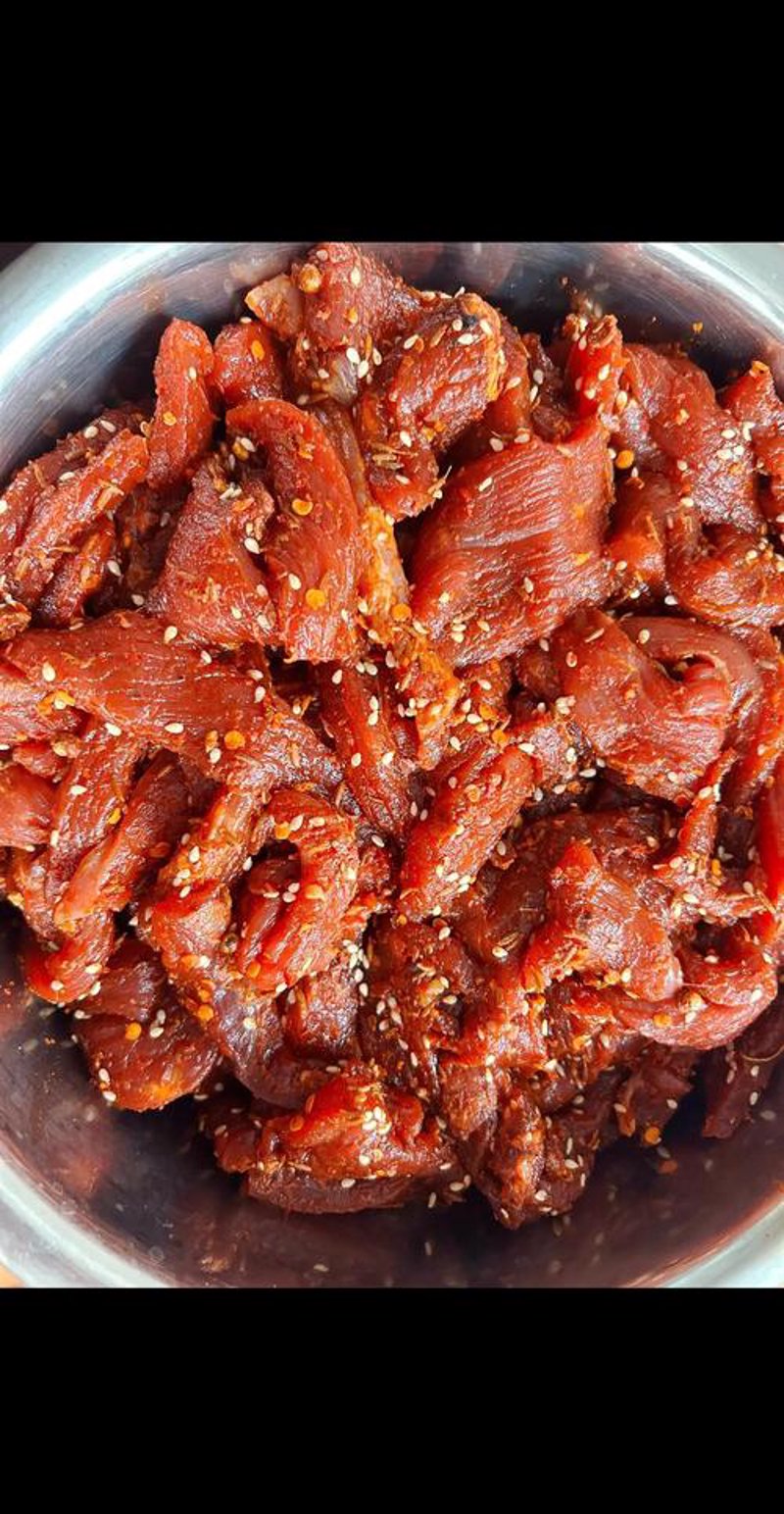 精选美味零食指南：冉师傅牛肉干是你的不二之选